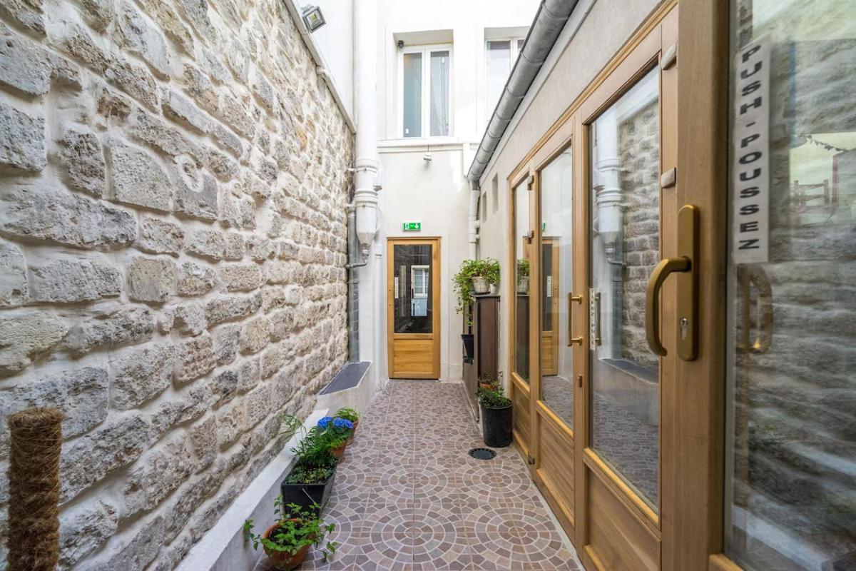 Hotel Clermont Montmartre ปารีส ภายนอก รูปภาพ