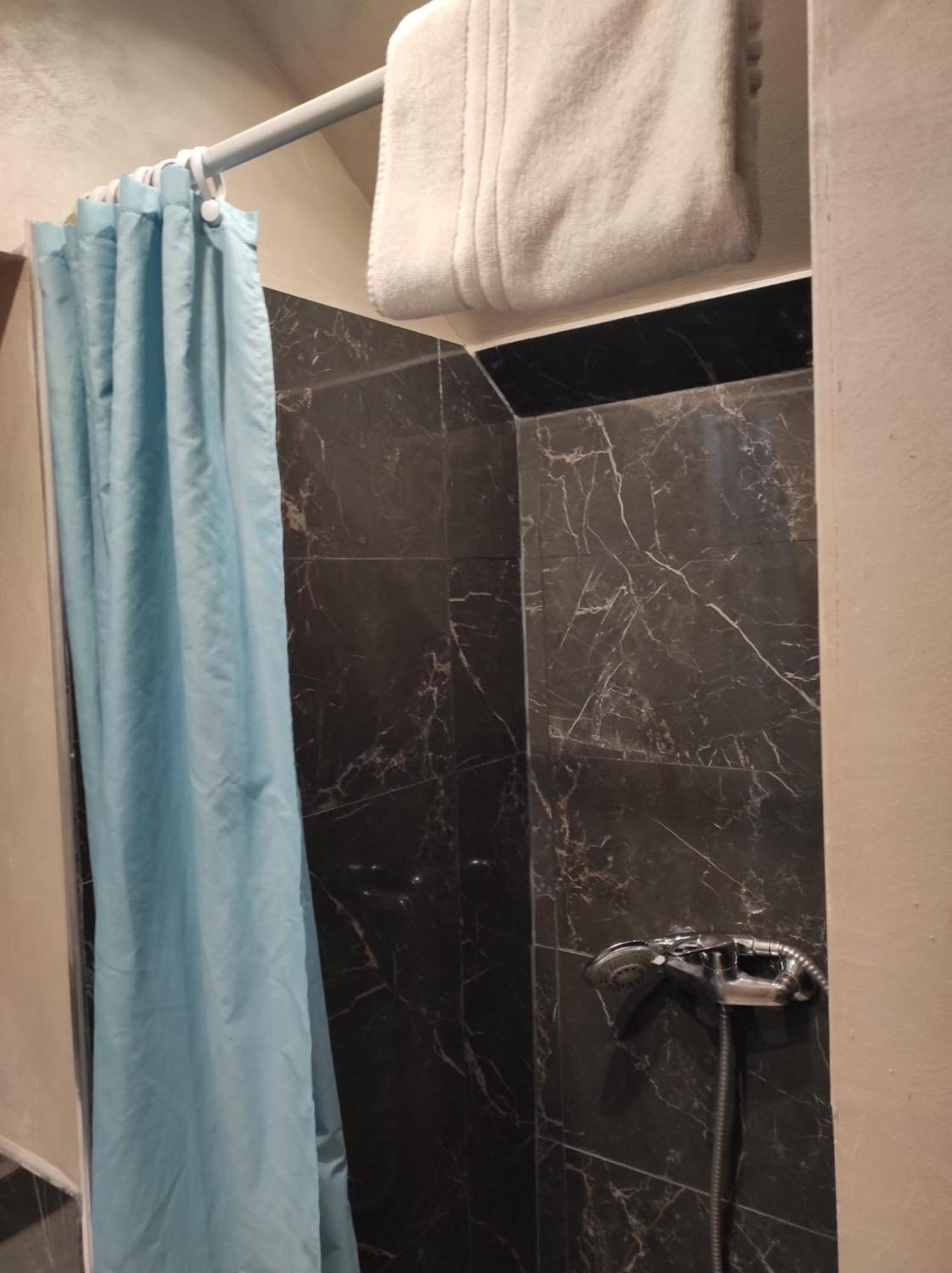Hotel Clermont Montmartre ปารีส ภายนอก รูปภาพ