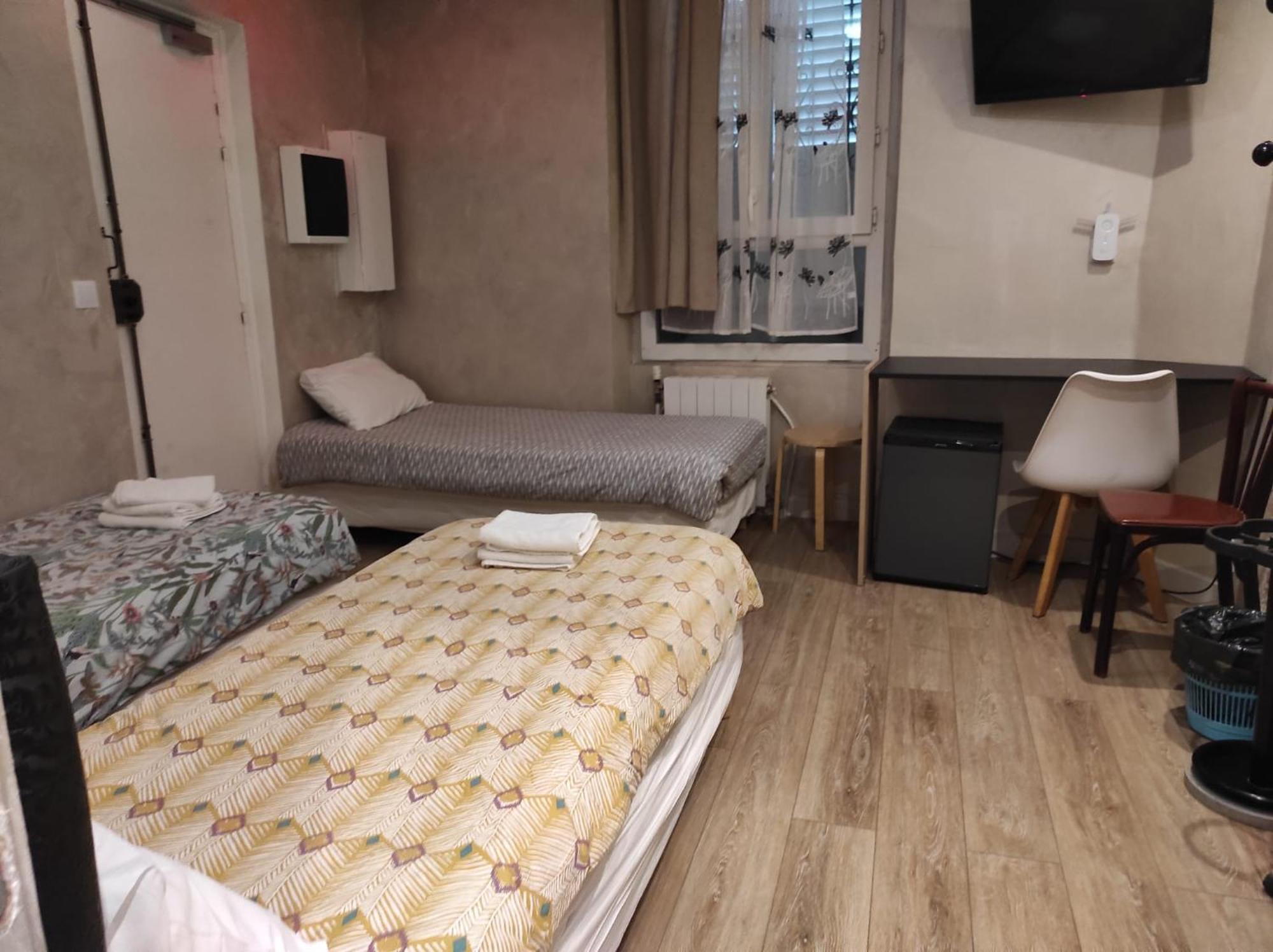 Hotel Clermont Montmartre ปารีส ภายนอก รูปภาพ