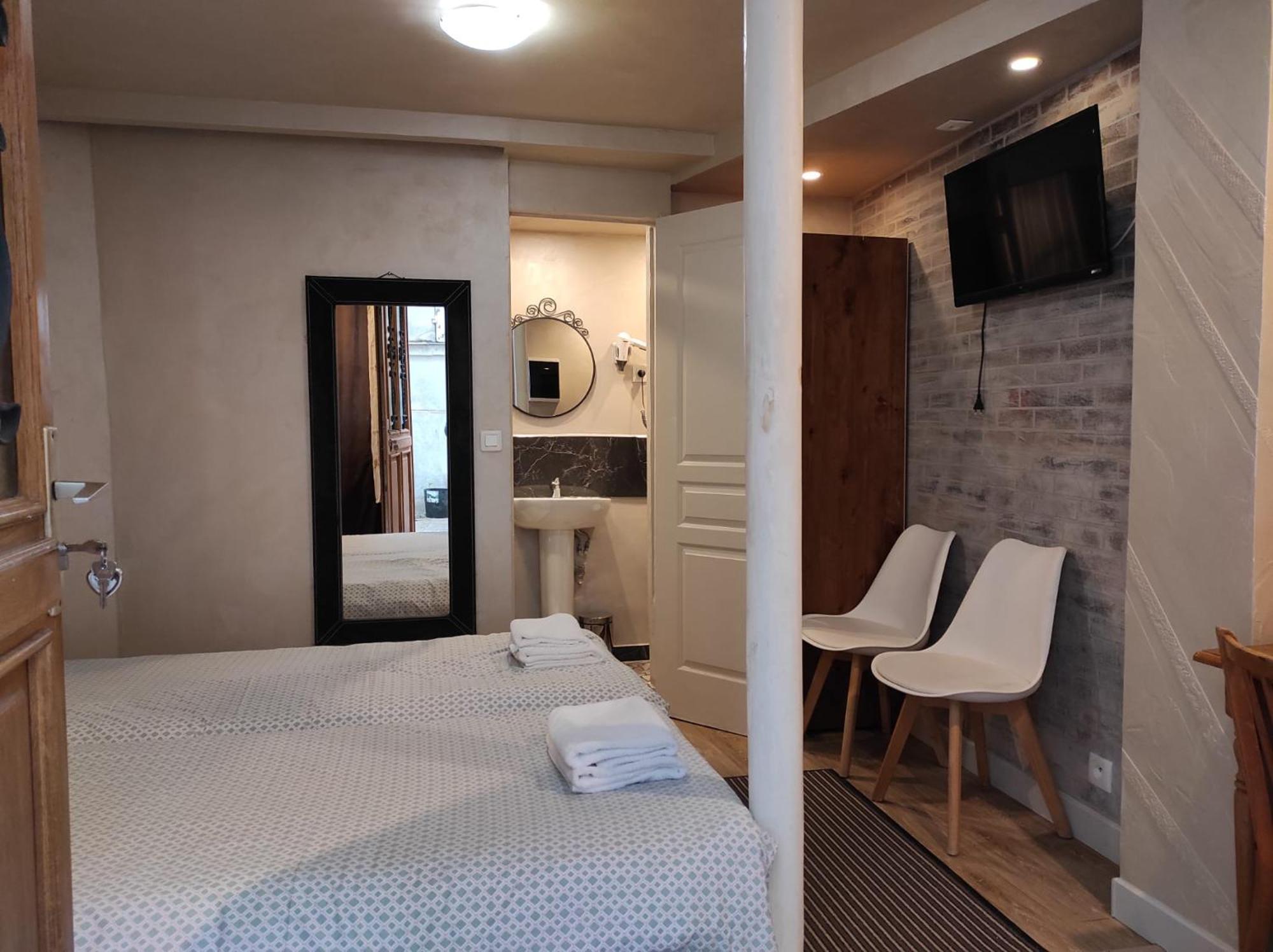 Hotel Clermont Montmartre ปารีส ภายนอก รูปภาพ